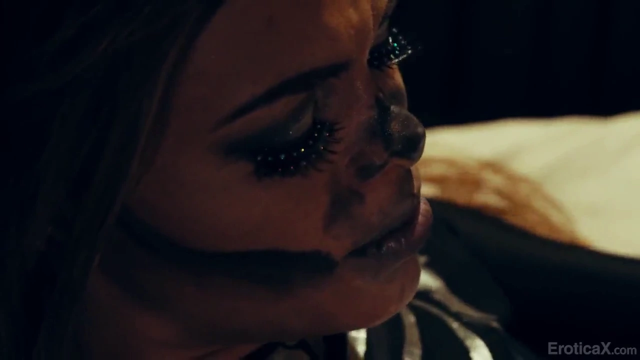 EroticaX presents a seductive zombie-themed romantic surprise for Halloween porn video